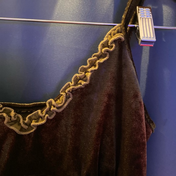 Olive green velvet and lace Cami tank top - Picture 2 of 5